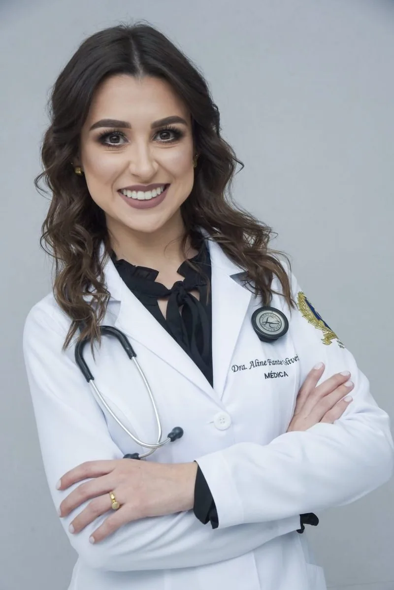 Dra. Aline Fante O. Carderelli — Médica especializada em saúde mental em Arapongas, PR